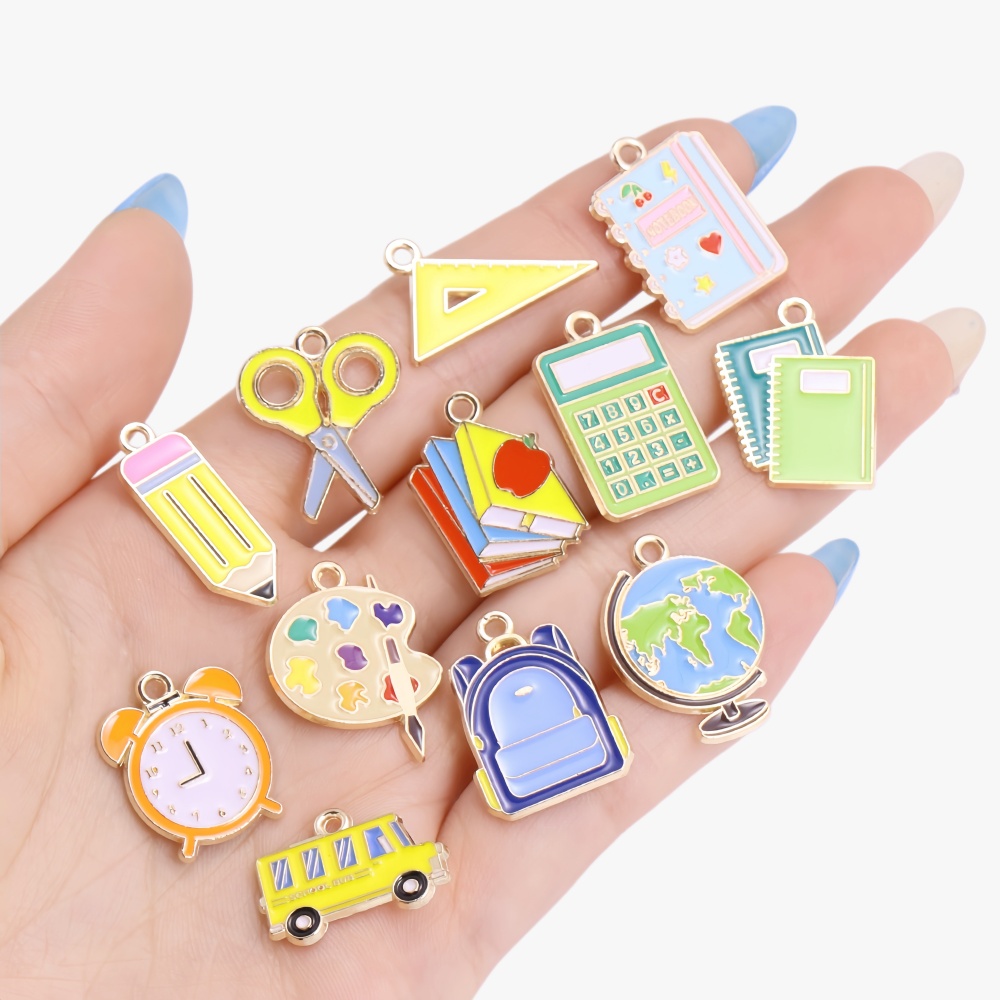 10 Pezzi Ciondoli Smaltati Car - Jewelry Making Guide Book recensione e prezzo